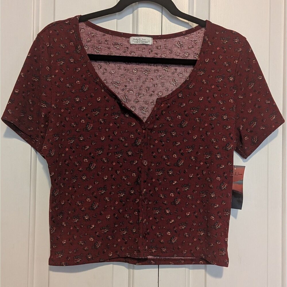 Crop Burgundy Flower Shirt w/ Buttons Haley & June Sz Lg New w/ Tags